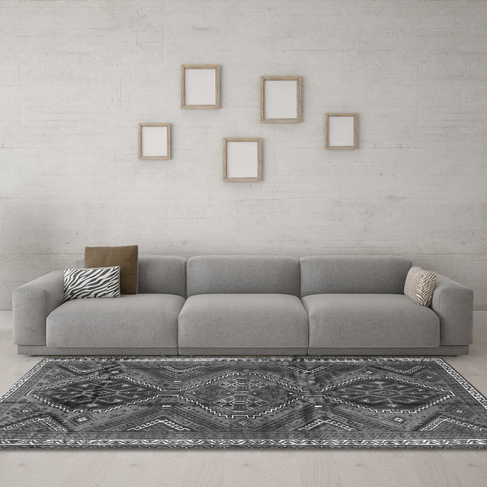 Machine Washable Persian Gray Traditional Rug in a Living Room,, wshtr4330gry