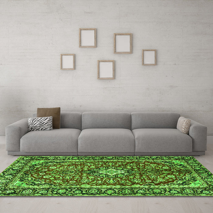 Machine Washable Medallion Green Traditional Area Rugs in a Living Room,, wshtr4331grn