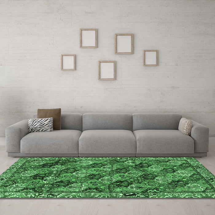 Machine Washable Persian Emerald Green Traditional Area Rugs in a Living Room,, wshtr4332emgrn