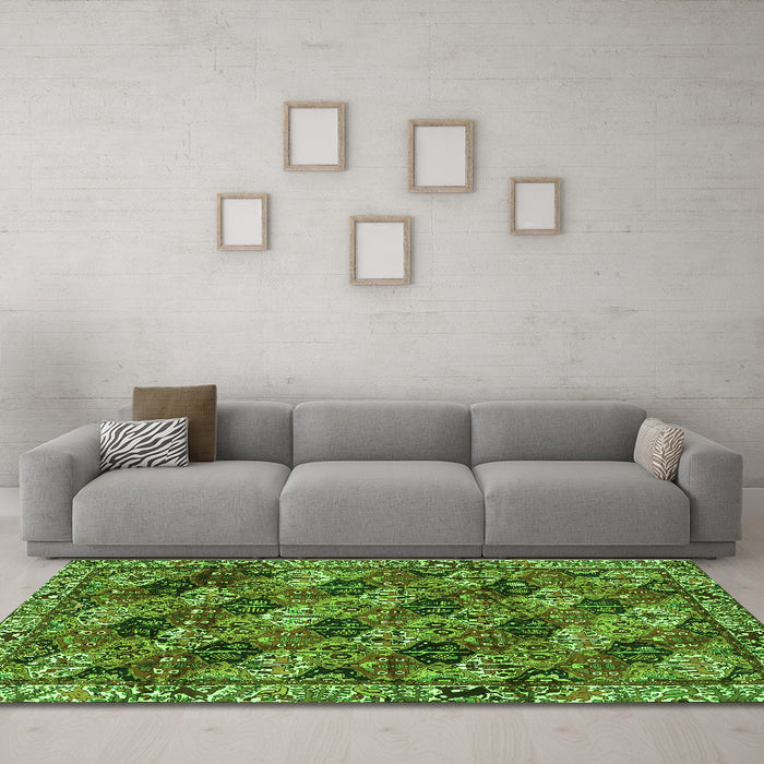 Machine Washable Persian Green Traditional Area Rugs in a Living Room,, wshtr4332grn