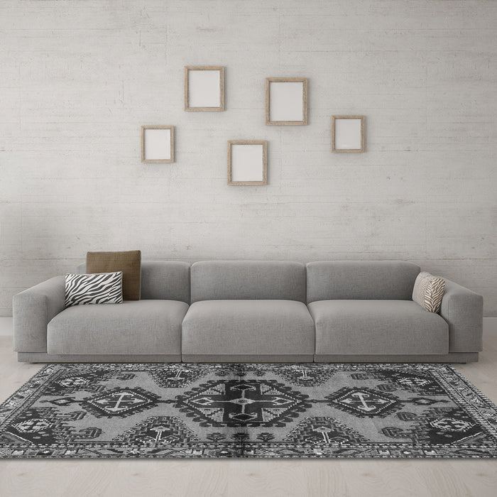 Machine Washable Persian Gray Traditional Rug in a Living Room,, wshtr4334gry