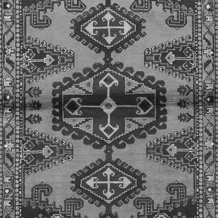 Serging Thickness of Machine Washable Persian Gray Traditional Rug, wshtr4334gry