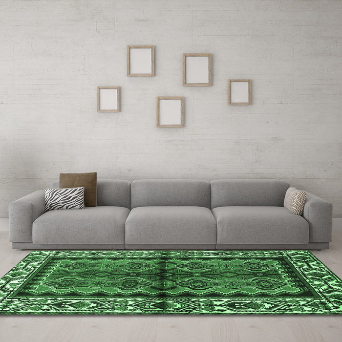 Machine Washable Persian Emerald Green Traditional Area Rugs in a Living Room,, wshtr4335emgrn