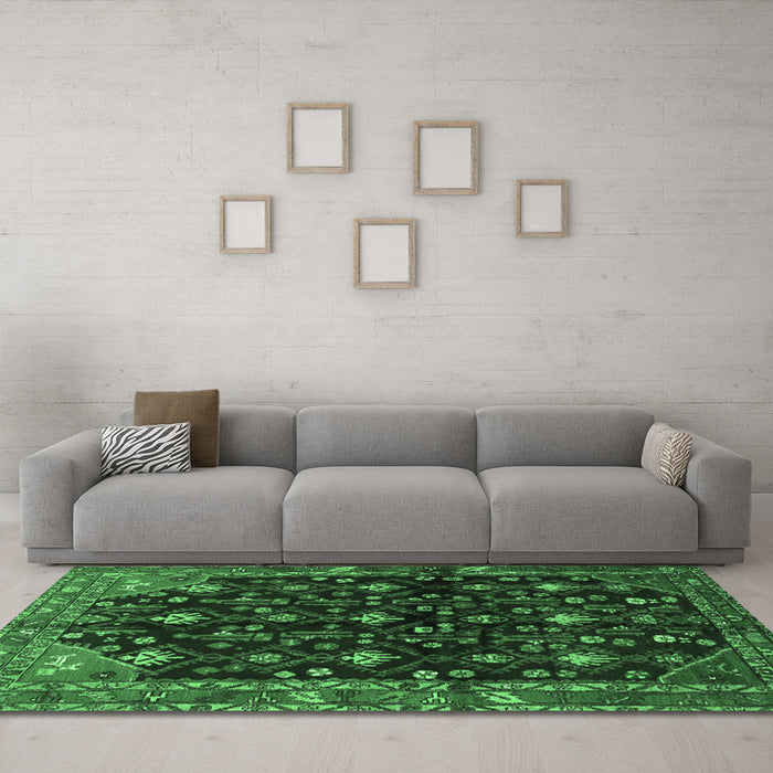 Machine Washable Persian Emerald Green Traditional Area Rugs in a Living Room,, wshtr4336emgrn