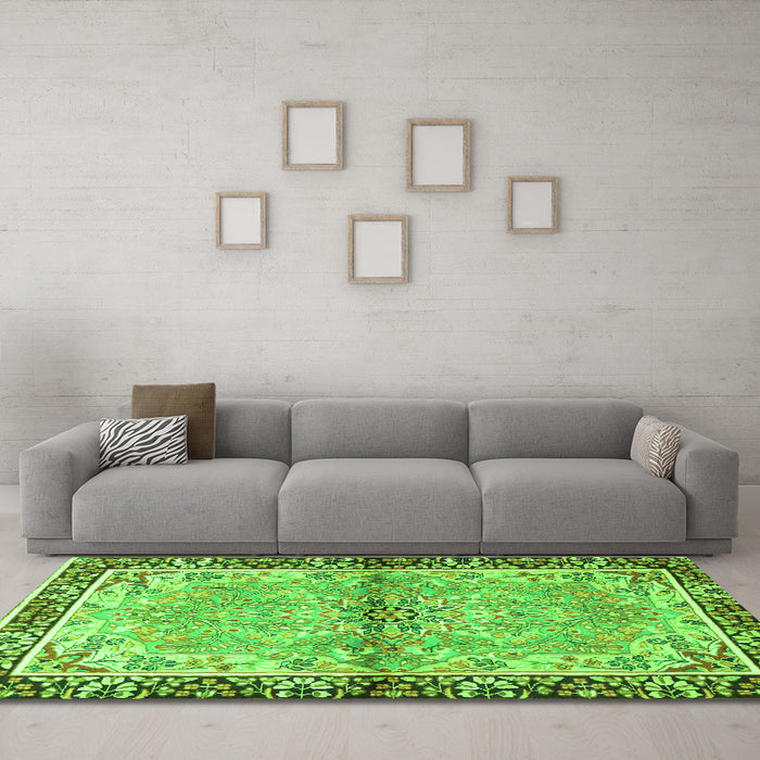 Machine Washable Persian Green Traditional Area Rugs in a Living Room,, wshtr4337grn