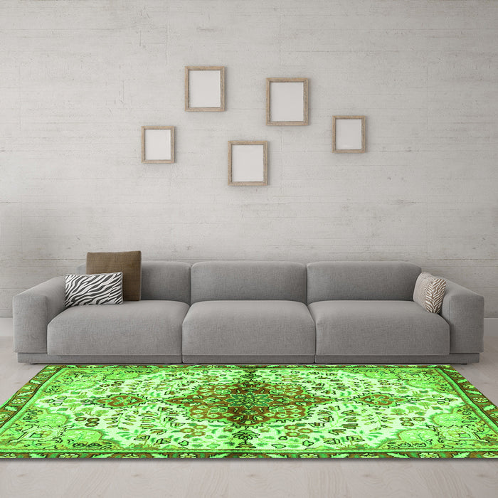 Machine Washable Persian Green Traditional Area Rugs in a Living Room,, wshtr4339grn
