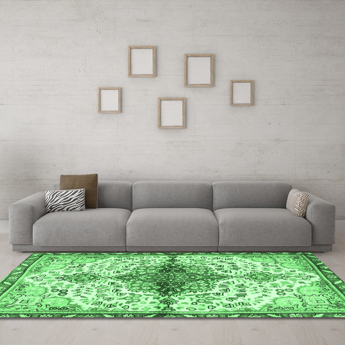 Machine Washable Persian Emerald Green Traditional Area Rugs in a Living Room,, wshtr4339emgrn