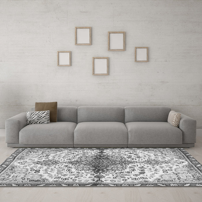 Machine Washable Persian Gray Traditional Rug in a Living Room,, wshtr4339gry