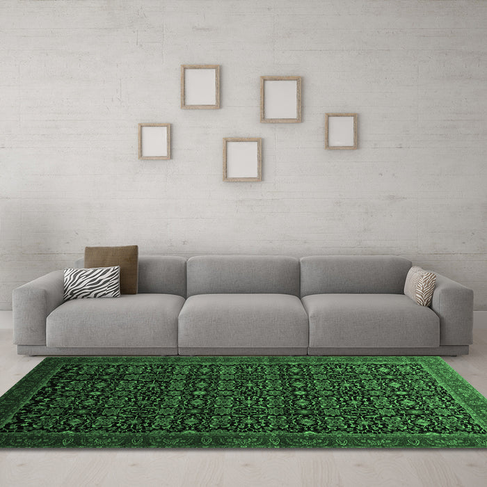 Machine Washable Persian Emerald Green Traditional Area Rugs in a Living Room,, wshtr433emgrn