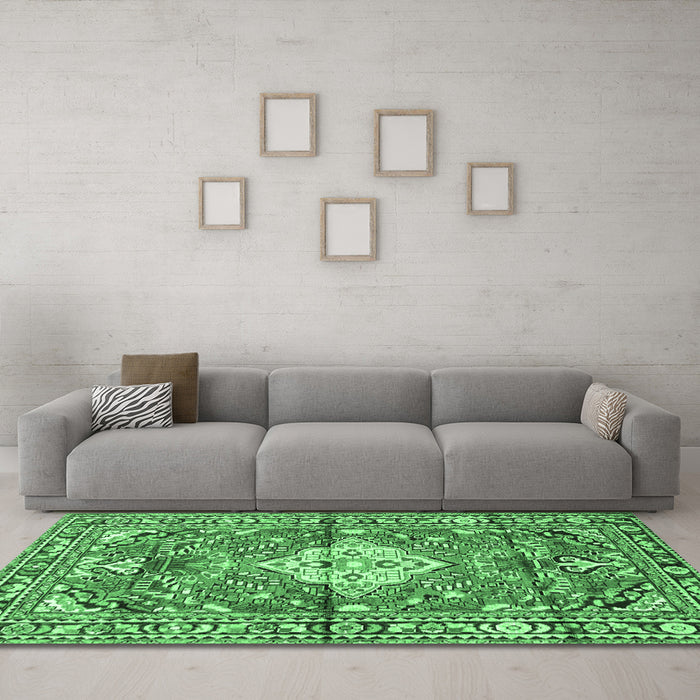 Machine Washable Medallion Emerald Green Traditional Area Rugs in a Living Room,, wshtr4340emgrn