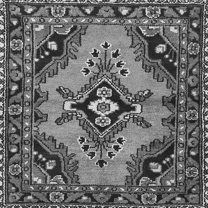 Serging Thickness of Medallion Gray Traditional Rug, tr4341gry