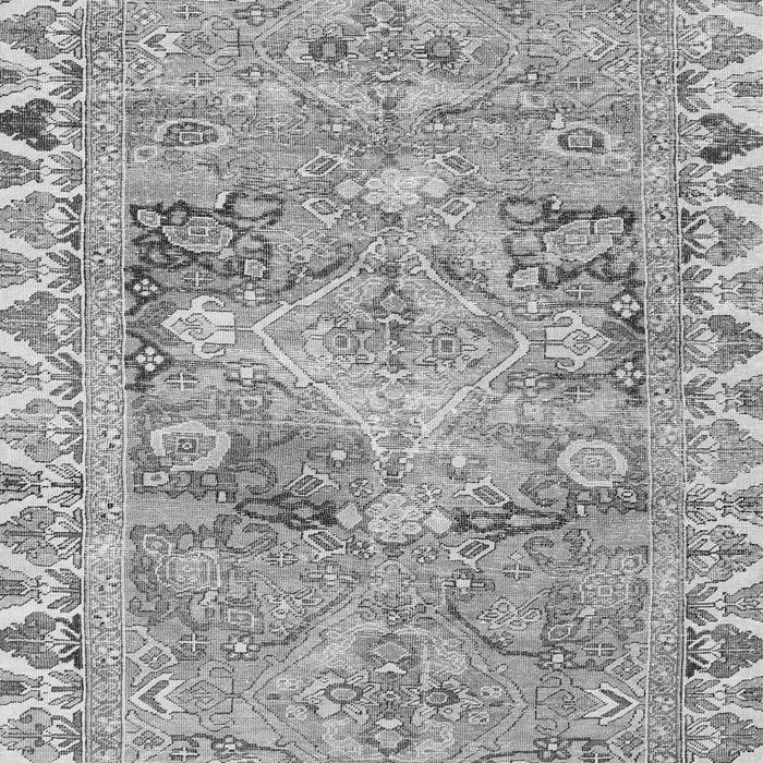Serging Thickness of Machine Washable Persian Gray Traditional Rug, wshtr4345gry