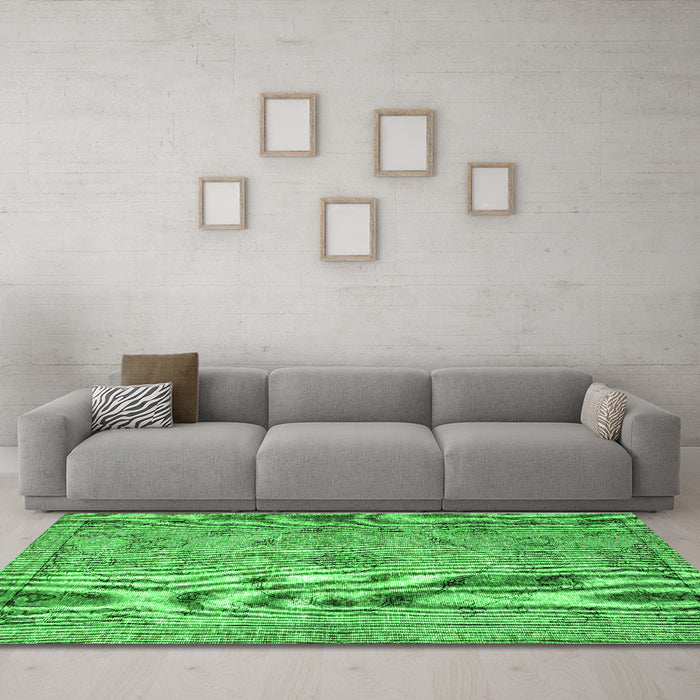 Machine Washable Persian Green Traditional Area Rugs in a Living Room,, wshtr4347grn