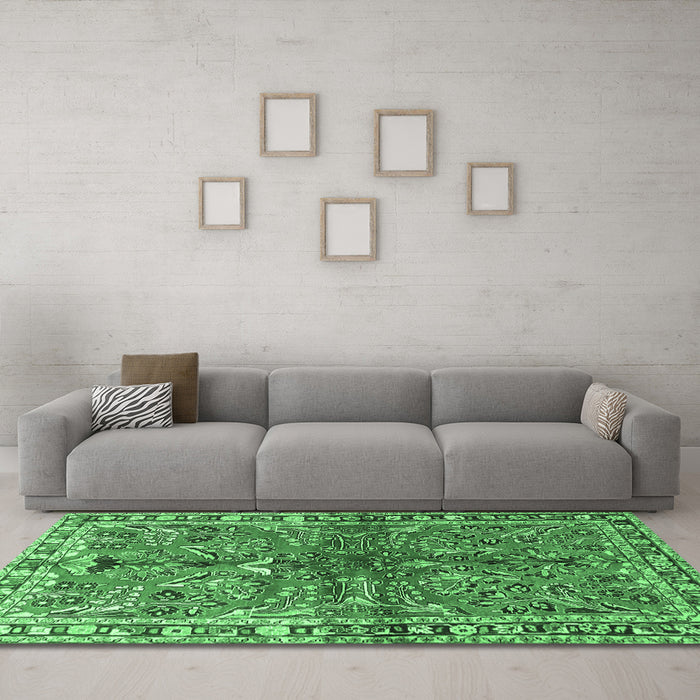 Machine Washable Persian Emerald Green Traditional Area Rugs in a Living Room,, wshtr4348emgrn