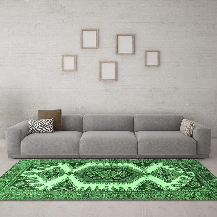 Machine Washable Persian Emerald Green Traditional Area Rugs in a Living Room,, wshtr4351emgrn