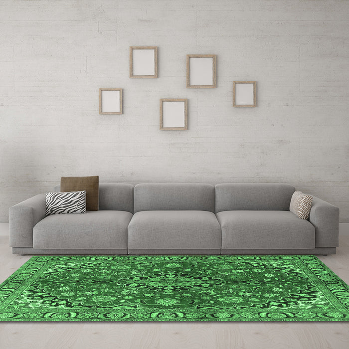Machine Washable Medallion Emerald Green Traditional Area Rugs in a Living Room,, wshtr4352emgrn