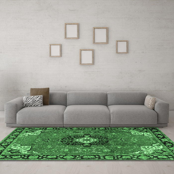 Machine Washable Medallion Emerald Green Traditional Area Rugs in a Living Room,, wshtr4353emgrn