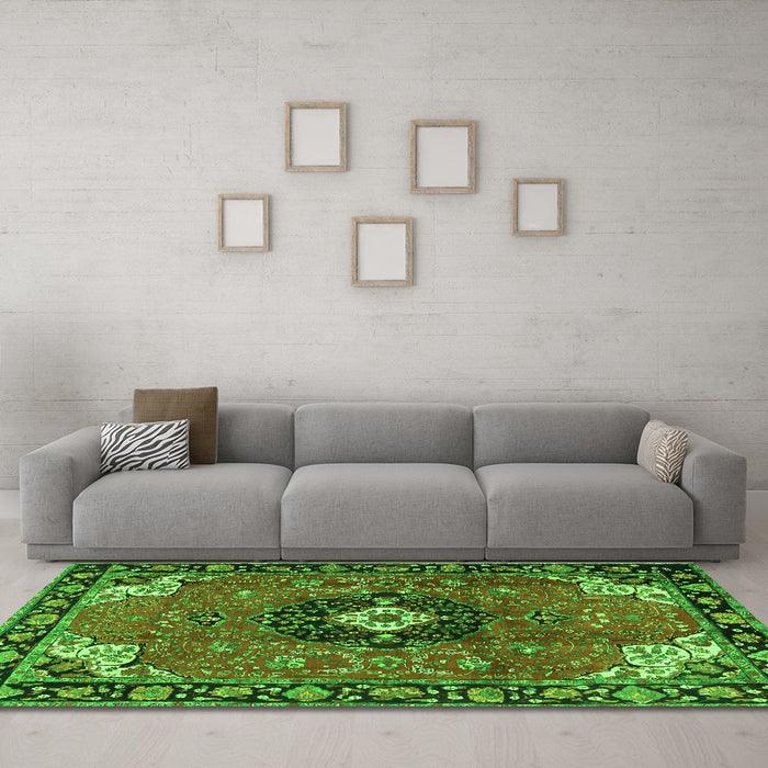 Machine Washable Medallion Green Traditional Area Rugs in a Living Room,, wshtr4353grn