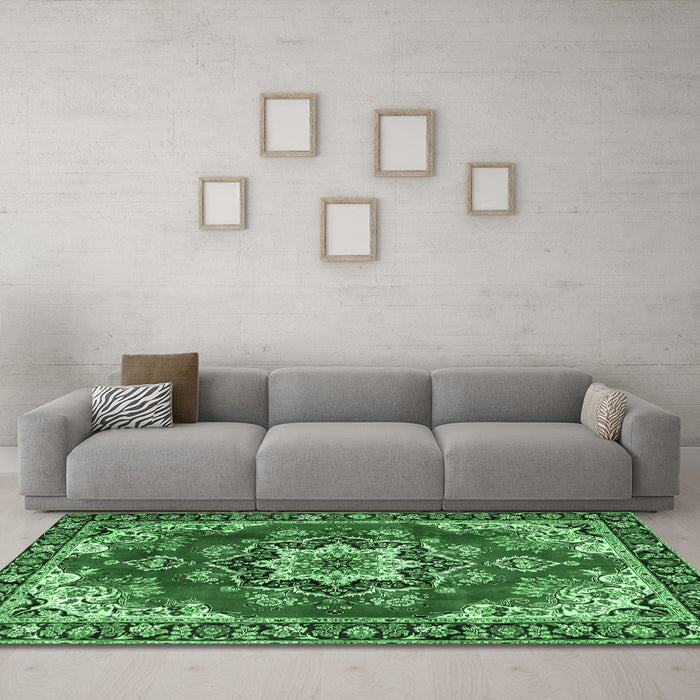 Machine Washable Medallion Emerald Green Traditional Area Rugs in a Living Room,, wshtr4354emgrn