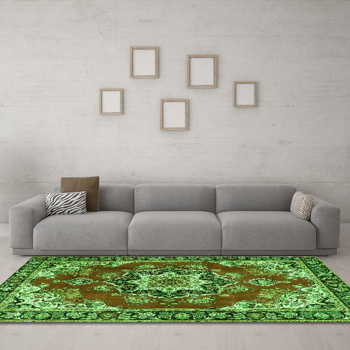 Machine Washable Medallion Green Traditional Area Rugs in a Living Room,, wshtr4354grn
