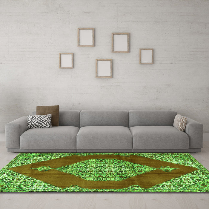 Machine Washable Medallion Green Traditional Area Rugs in a Living Room,, wshtr4356grn