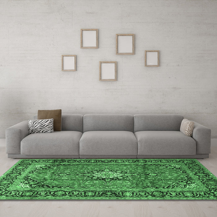 Machine Washable Medallion Emerald Green Traditional Area Rugs in a Living Room,, wshtr4357emgrn