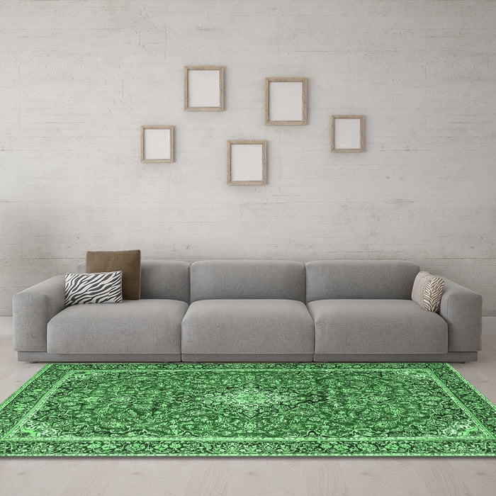 Machine Washable Medallion Emerald Green Traditional Area Rugs in a Living Room,, wshtr4358emgrn