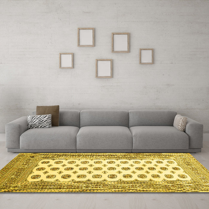 Machine Washable Persian Yellow Traditional Rug in a Living Room, wshtr435yw
