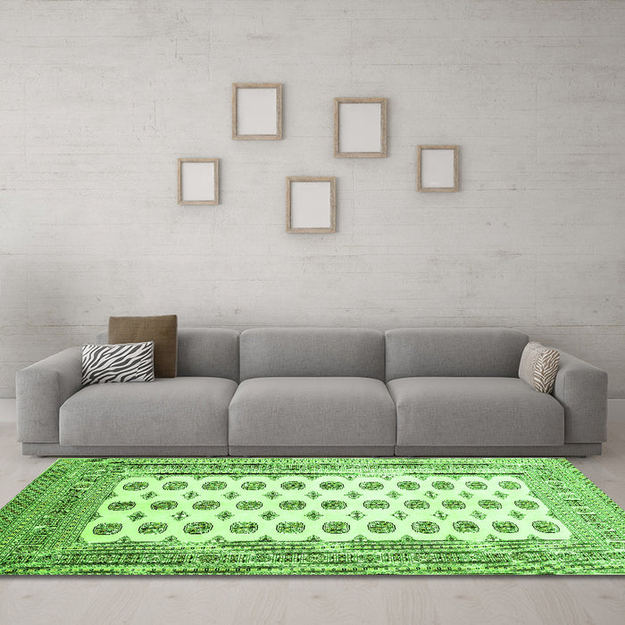 Machine Washable Persian Green Traditional Area Rugs in a Living Room,, wshtr435grn