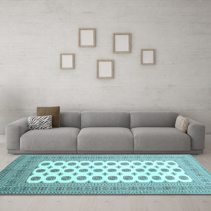 Machine Washable Persian Light Blue Traditional Rug in a Living Room, wshtr435lblu