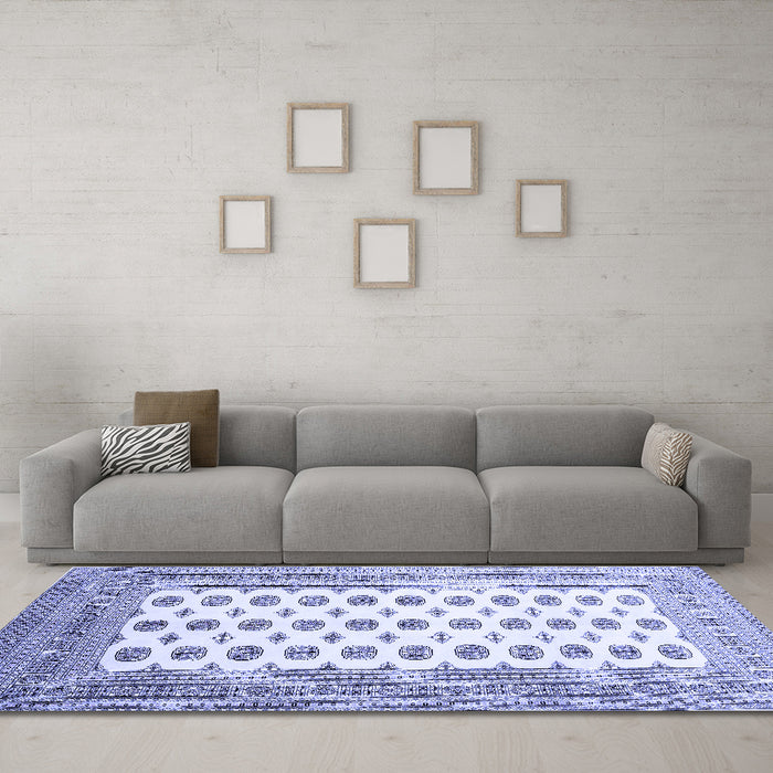 Machine Washable Persian Blue Traditional Rug in a Living Room, wshtr435blu