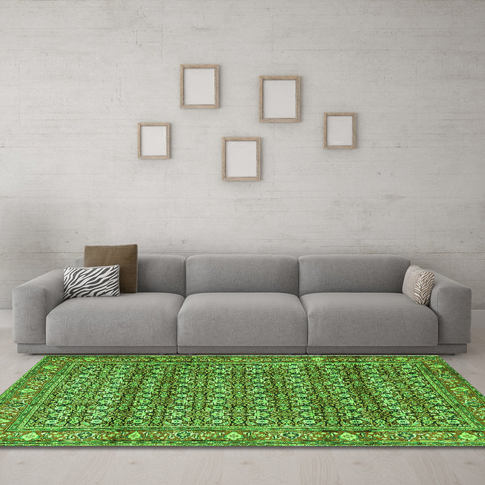 Machine Washable Persian Green Traditional Area Rugs in a Living Room,, wshtr4360grn