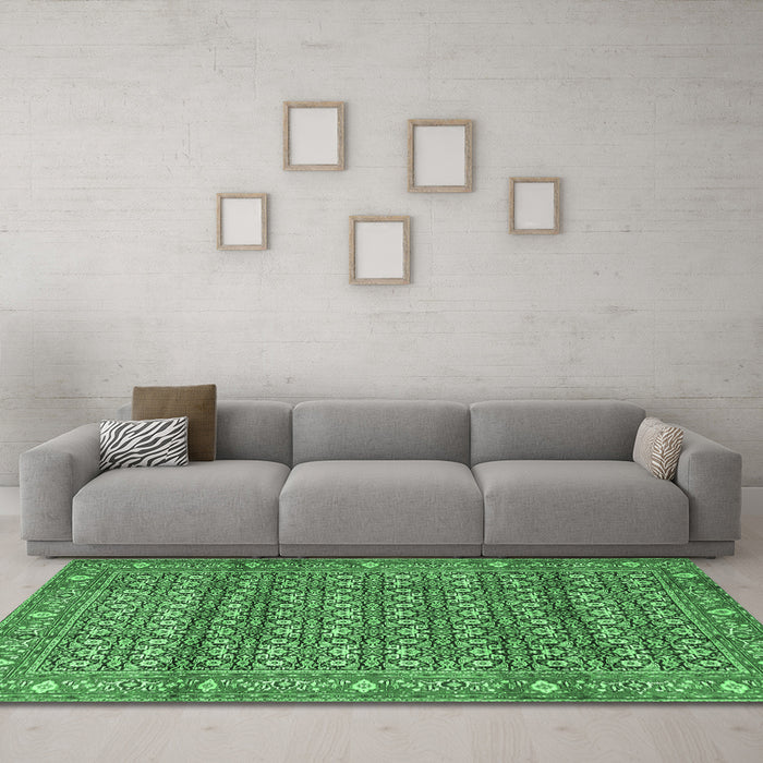 Machine Washable Persian Emerald Green Traditional Area Rugs in a Living Room,, wshtr4360emgrn