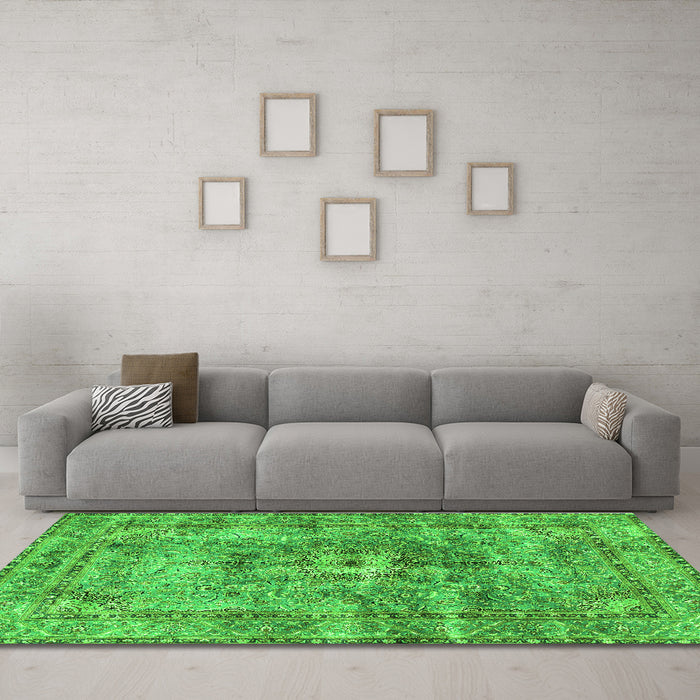 Machine Washable Persian Green Traditional Area Rugs in a Living Room,, wshtr4361grn