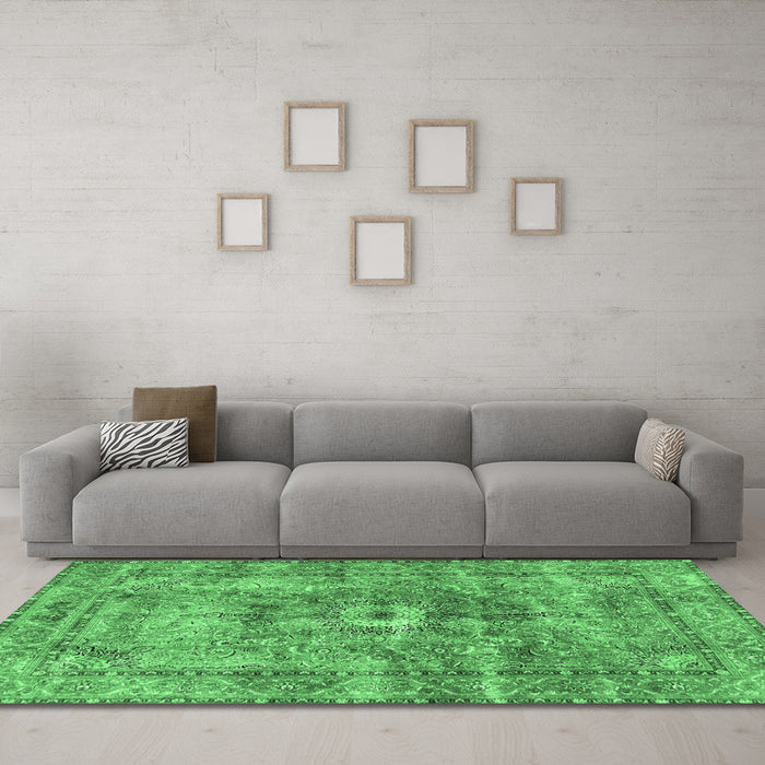 Machine Washable Persian Emerald Green Traditional Area Rugs in a Living Room,, wshtr4361emgrn
