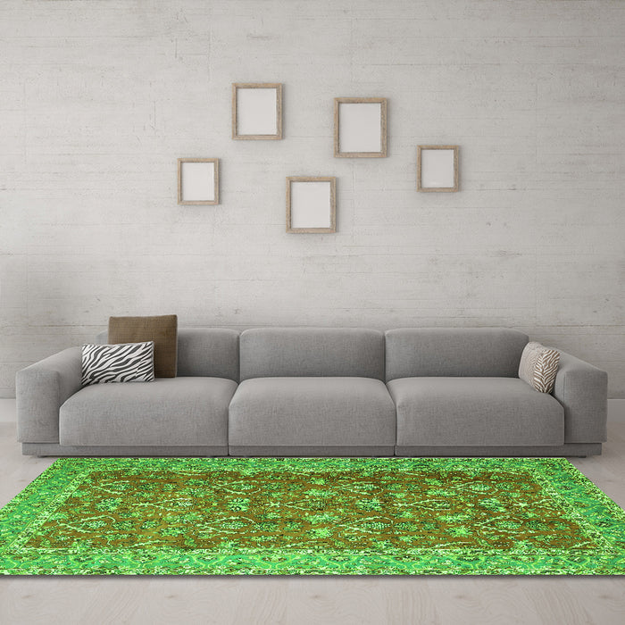Machine Washable Persian Green Traditional Area Rugs in a Living Room,, wshtr4362grn