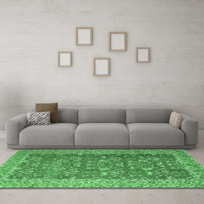 Machine Washable Persian Emerald Green Traditional Area Rugs in a Living Room,, wshtr4362emgrn