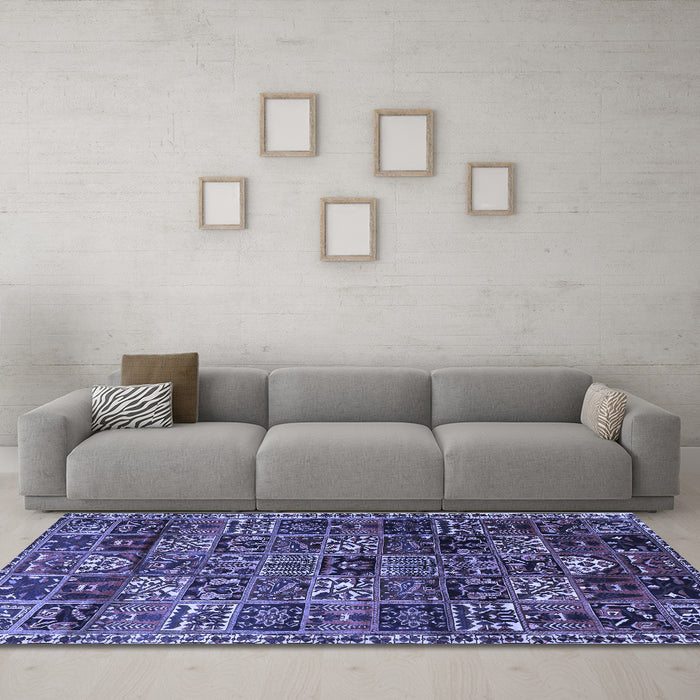 Machine Washable Animal Blue Traditional Rug in a Living Room, wshtr4365blu