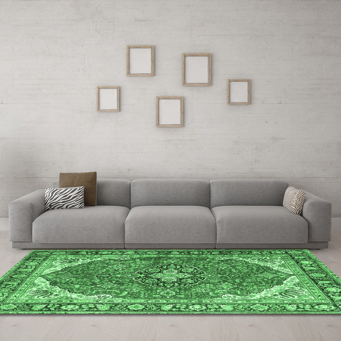 Machine Washable Medallion Emerald Green Traditional Area Rugs in a Living Room,, wshtr4366emgrn