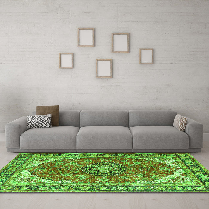 Machine Washable Medallion Green Traditional Area Rugs in a Living Room,, wshtr4366grn