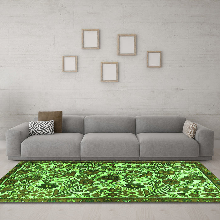 Machine Washable Persian Green Traditional Area Rugs in a Living Room,, wshtr4367grn