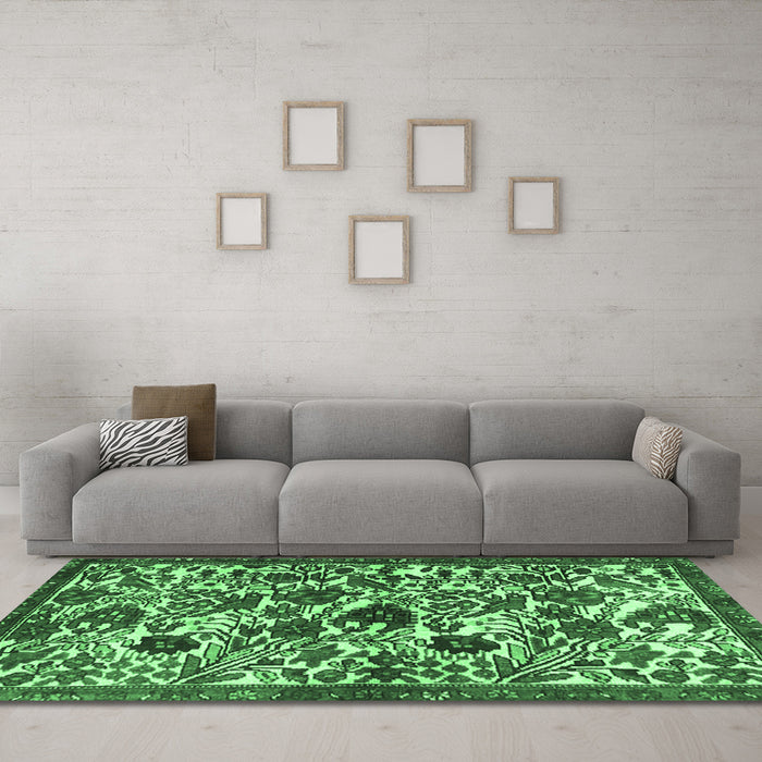 Machine Washable Persian Emerald Green Traditional Area Rugs in a Living Room,, wshtr4367emgrn