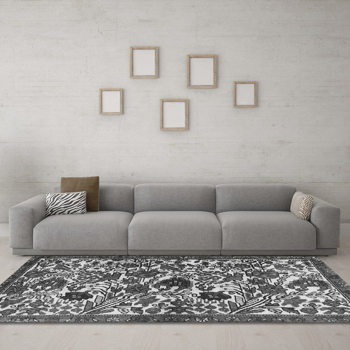 Machine Washable Persian Gray Traditional Rug in a Living Room,, wshtr4367gry