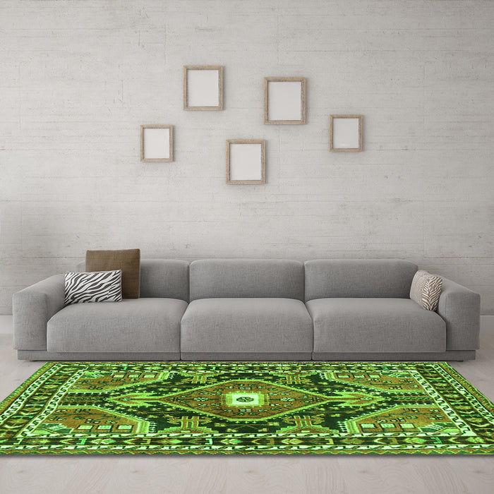 Machine Washable Medallion Green Traditional Area Rugs in a Living Room,, wshtr4368grn