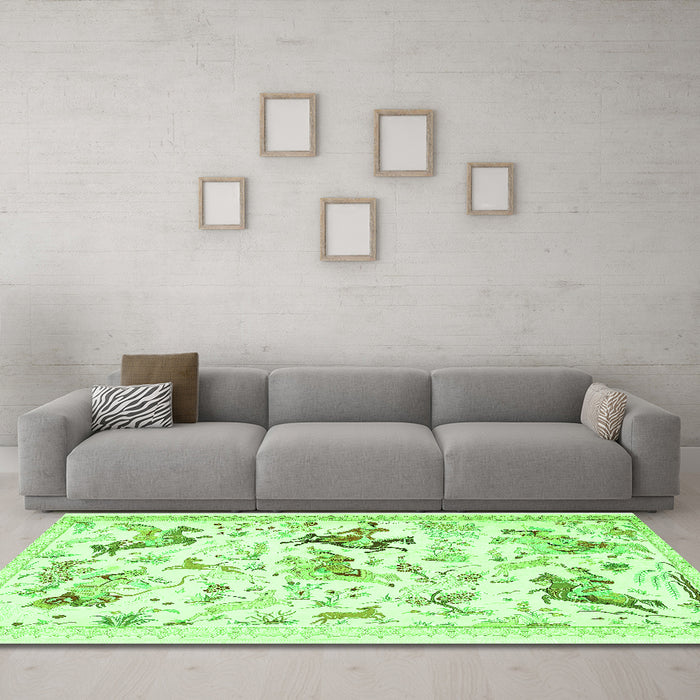 Machine Washable Animal Green Traditional Area Rugs in a Living Room,, wshtr436grn