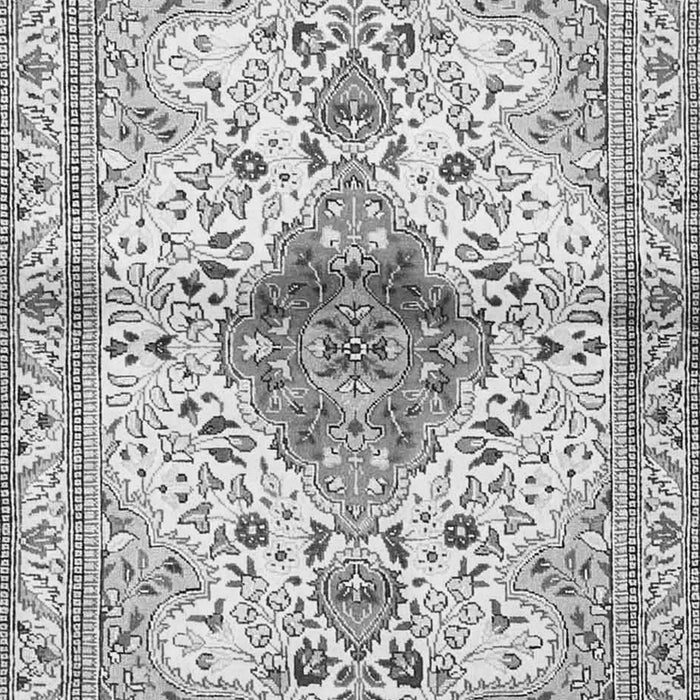 Serging Thickness of Machine Washable Persian Gray Traditional Rug, wshtr4371gry