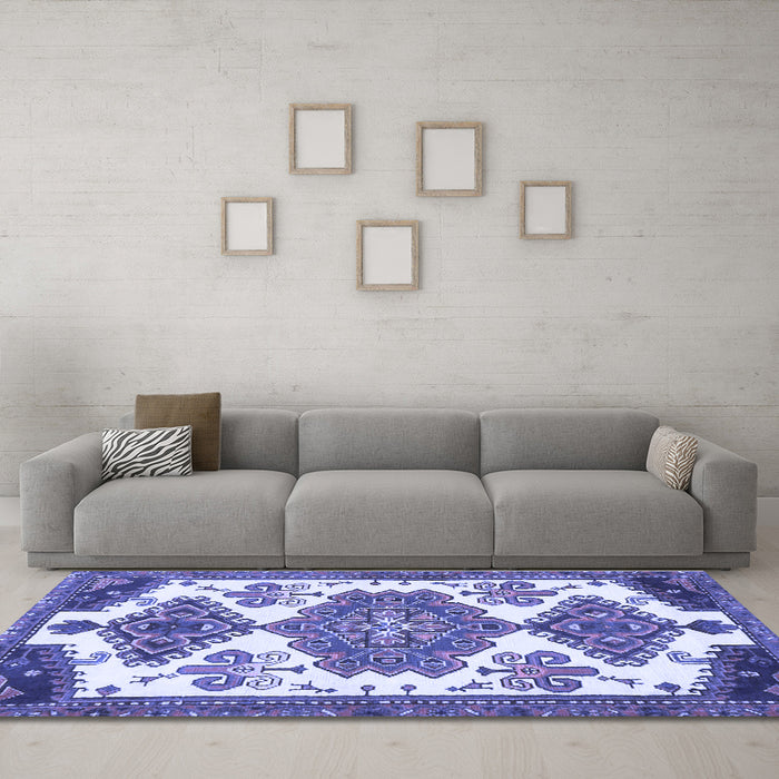 Machine Washable Persian Blue Traditional Rug in a Living Room, wshtr4372blu