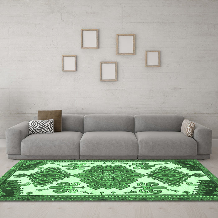 Machine Washable Persian Emerald Green Traditional Area Rugs in a Living Room,, wshtr4372emgrn