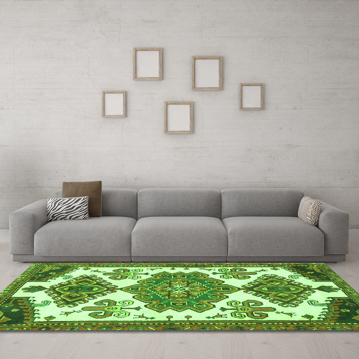 Machine Washable Persian Green Traditional Area Rugs in a Living Room,, wshtr4372grn