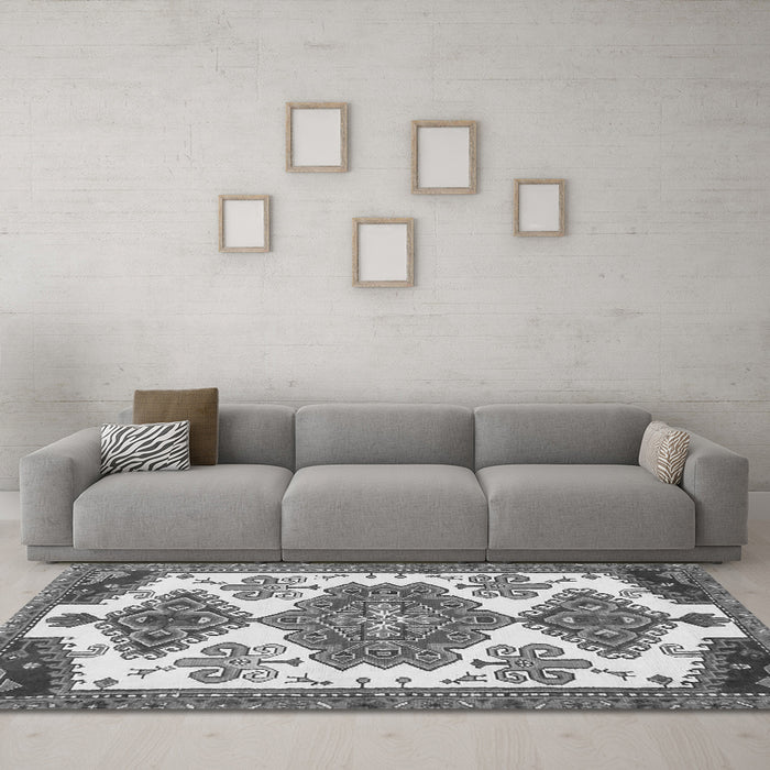 Machine Washable Persian Gray Traditional Rug in a Living Room,, wshtr4372gry